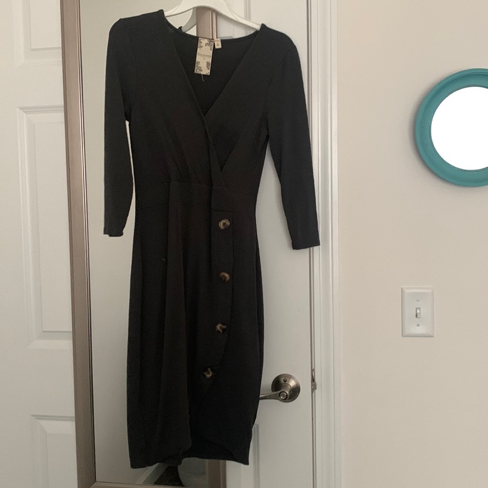 Francescas midi gray dress with buttons and a v-neck